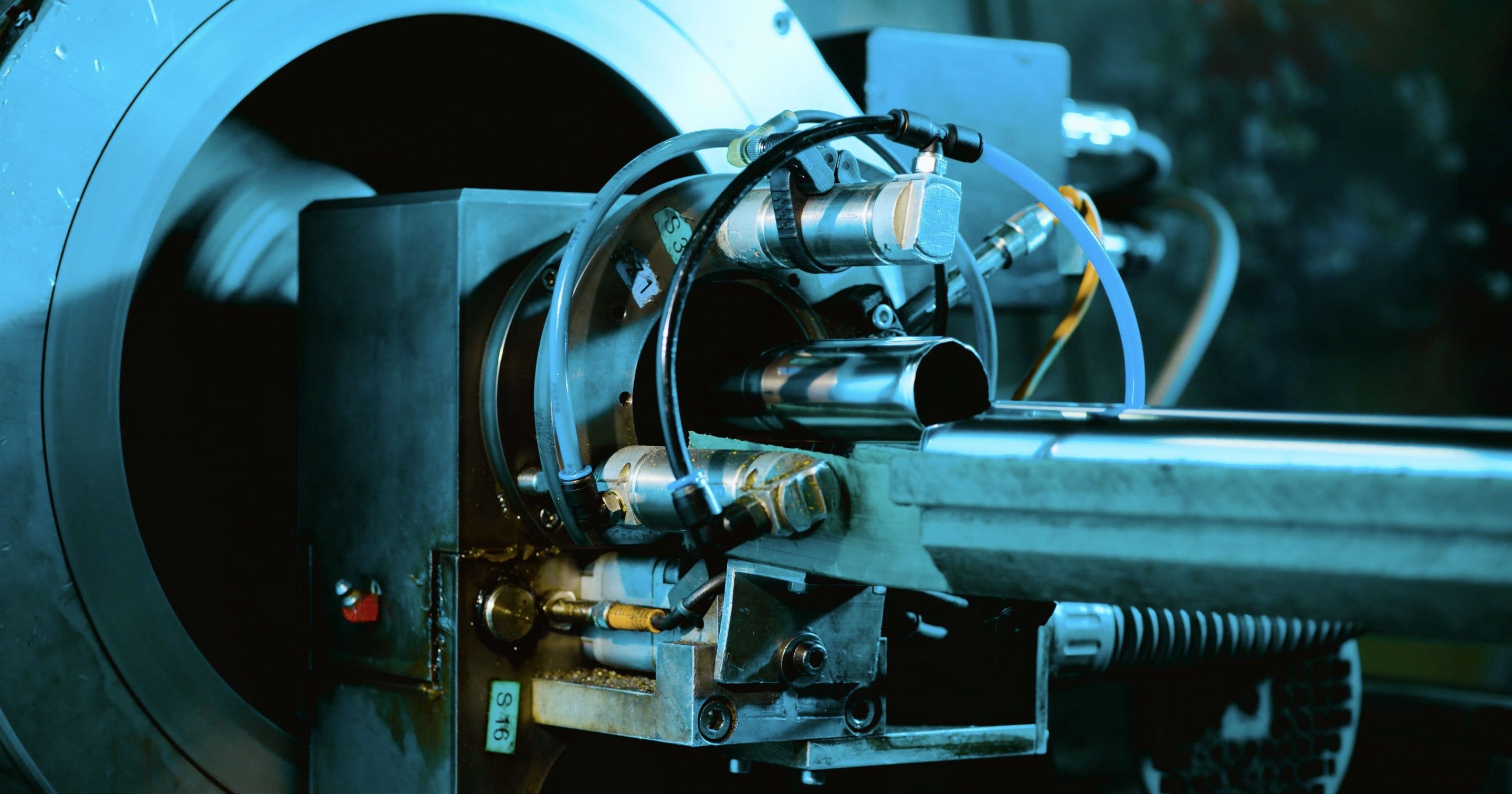 This image shows part of a machine for gas en fluid transportation at CoreDux